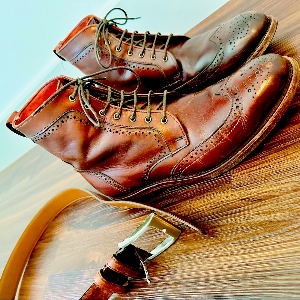 Allen Edmonds Dalton Wingtip Boot in Dark Chili Size 8.5E. With matching Belt.